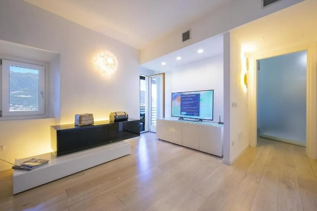 Poolside Apartment Cristina Bellano Italy