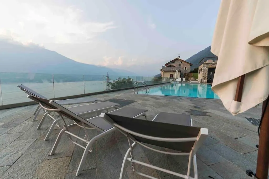 Poolside Apartment Cristina Bellano