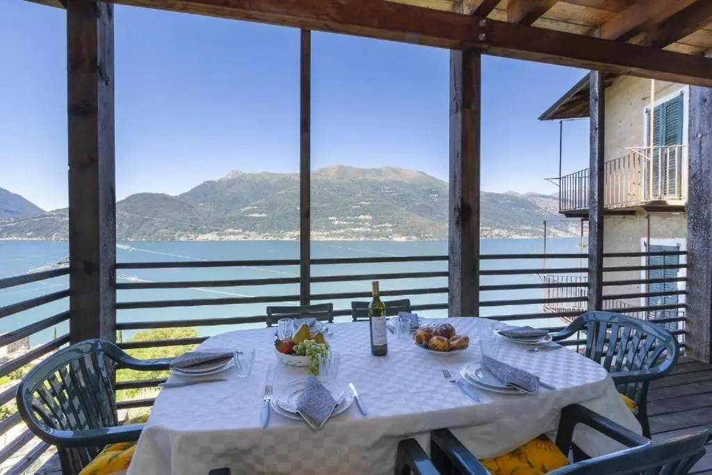 Poolside Apartment Cristina Bellano 0*,  Italy